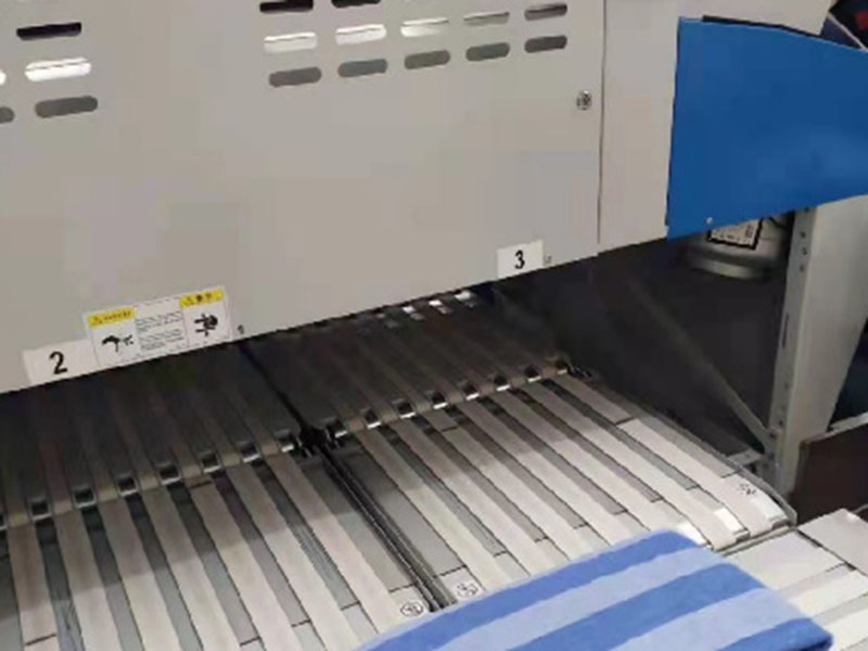 桂林巾类折叠机-01