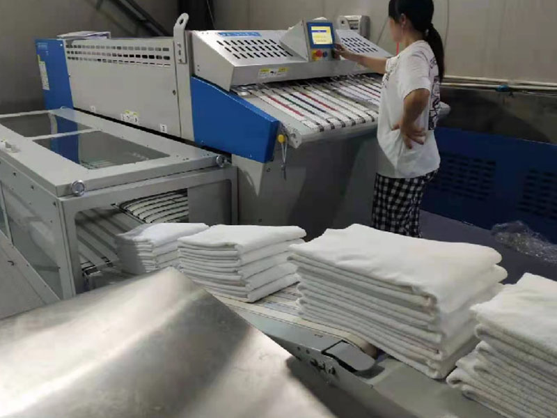 桂林巾类折叠机-02